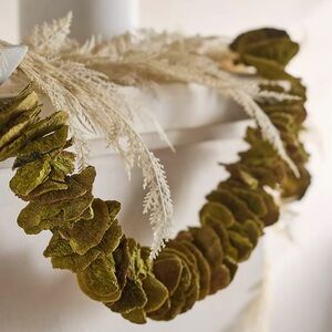 ANTHROPOLOGIE | dried shelf mushroom garland
